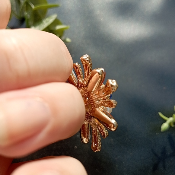 Rainbow Cocktail Daisy Ring - Picture 10 of 17